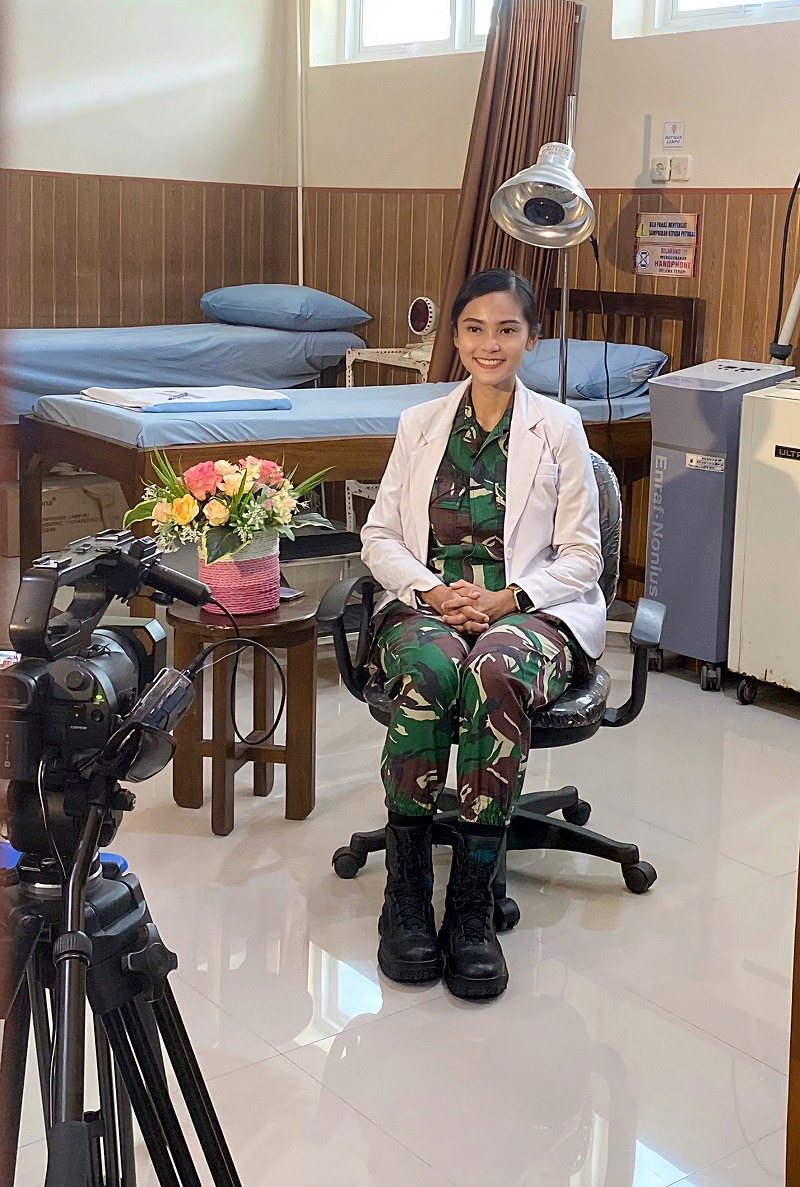 Kapten Kes (W)  dr. Rahayu Kartika Utami, Saraf Kejepit? Sakit Banget, Ya?