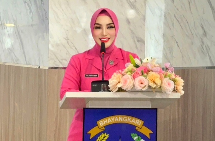 Ibu Vina Abdi 3.JPG